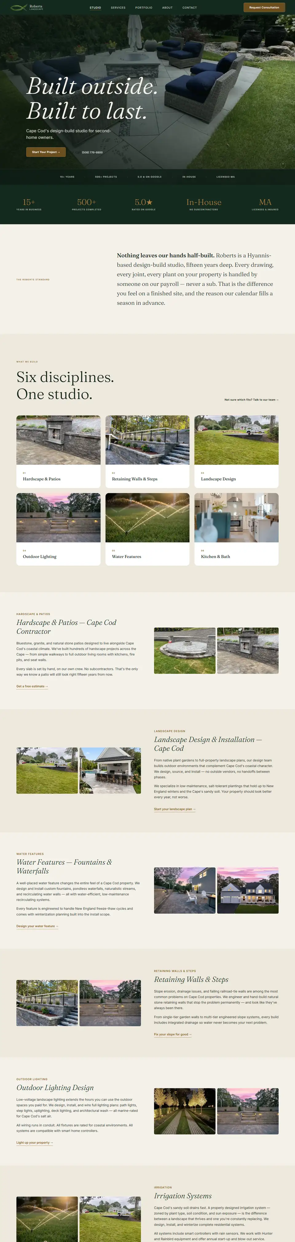 Tela do site Roberts Landscape em um notebook